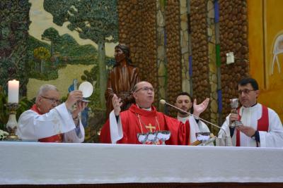 Encerramento das Novenas em louvor a Sant´Ana foi presidida pelo Bispo Dom Amilton